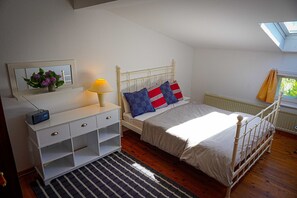 Unclassified image, 5 of 11, button