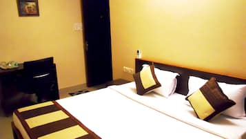 Deluxe Double Room, 1 Double Bed | In-room safe, rollaway beds, free WiFi