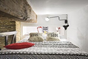 Ferros/tábuas de passar roupa, Wi-Fi de cortesia, roupa de cama