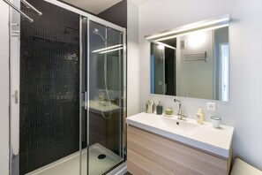 Hair dryer, towels - TREGOR - 2 ch - Parking + Vue sublime (Rennes)
