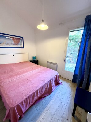 2 bedrooms