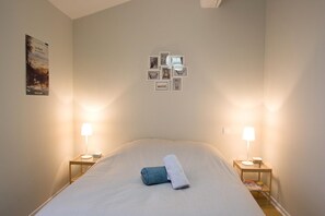 1 室のベッドルーム、WiFi (無料)、ベッドシーツ