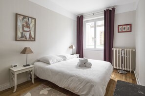 1 chambre, fer et planche à repasser, Wi-Fi gratuit, draps fournis
