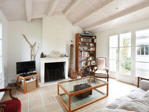 Living area - Bright village house with garden near the beach (La Couarde-sur-Mer)
