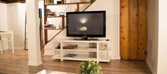 Studio privé calme w / propre entrée et parking gratuit à proximité du métro, bus du centre-ville