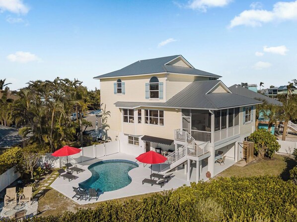 Exterior - Spacious Island waterfront house w/ heated pool, steps to beach and dining (Anna Maria)