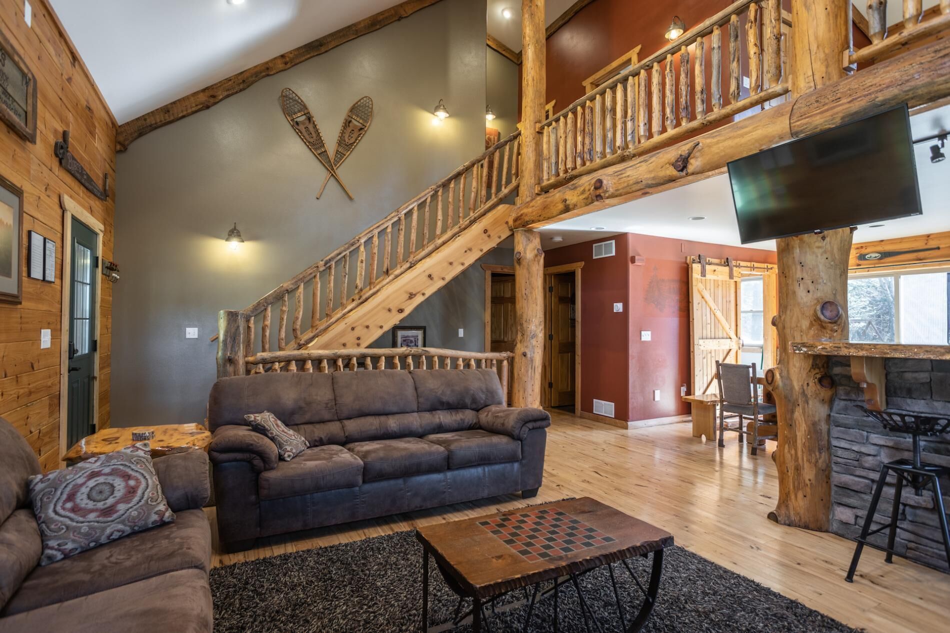 Smart TV, fireplace, DVD player, books