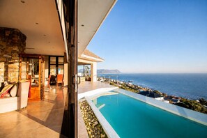 Outdoor pool, sun loungers - Aqua Terra (Cape Town)