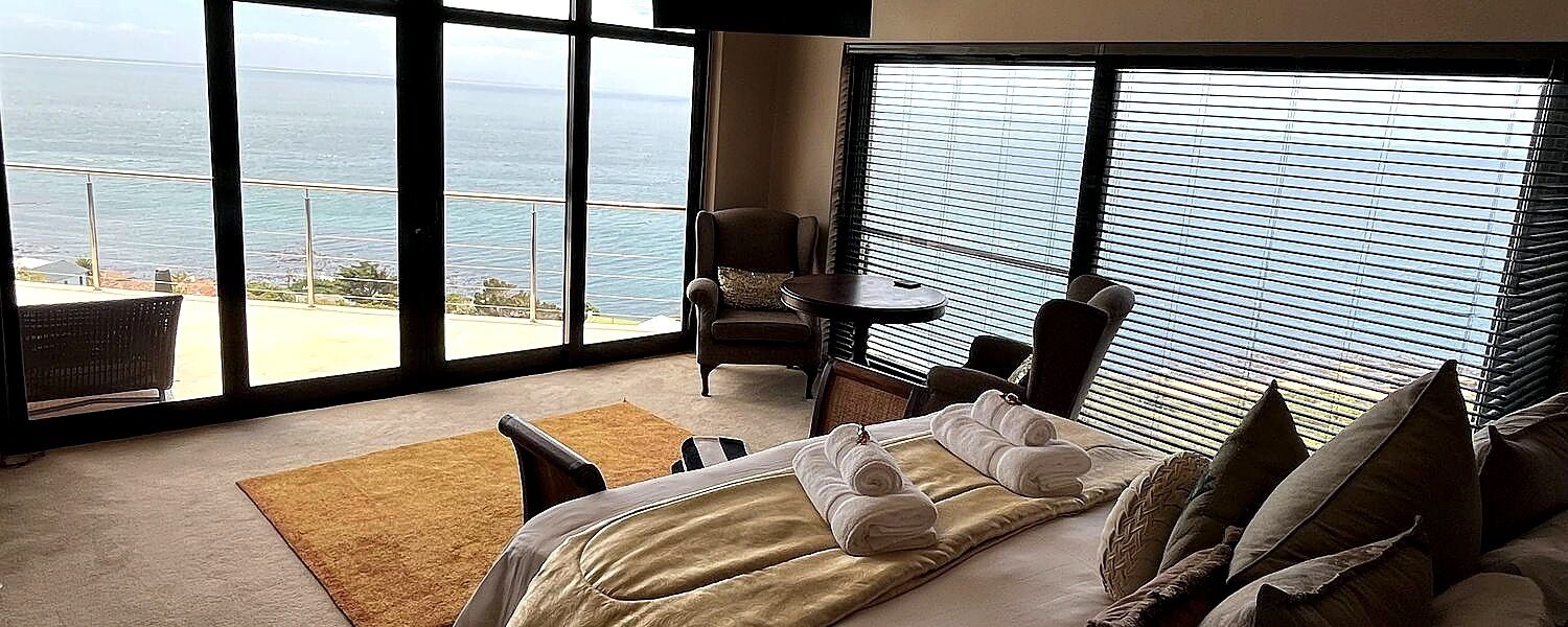 Deluxe Single Room, 1 King Bed, Sea View, Poolside