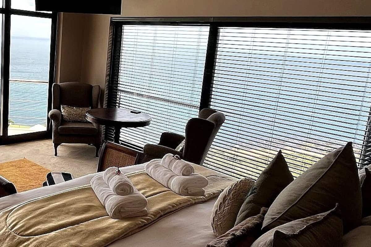 Deluxe Single Room, 1 King Bed, Sea View, Poolside