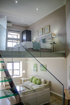 Minibar, in-room safe, bed sheets - Aqua Terra (Cape Town)