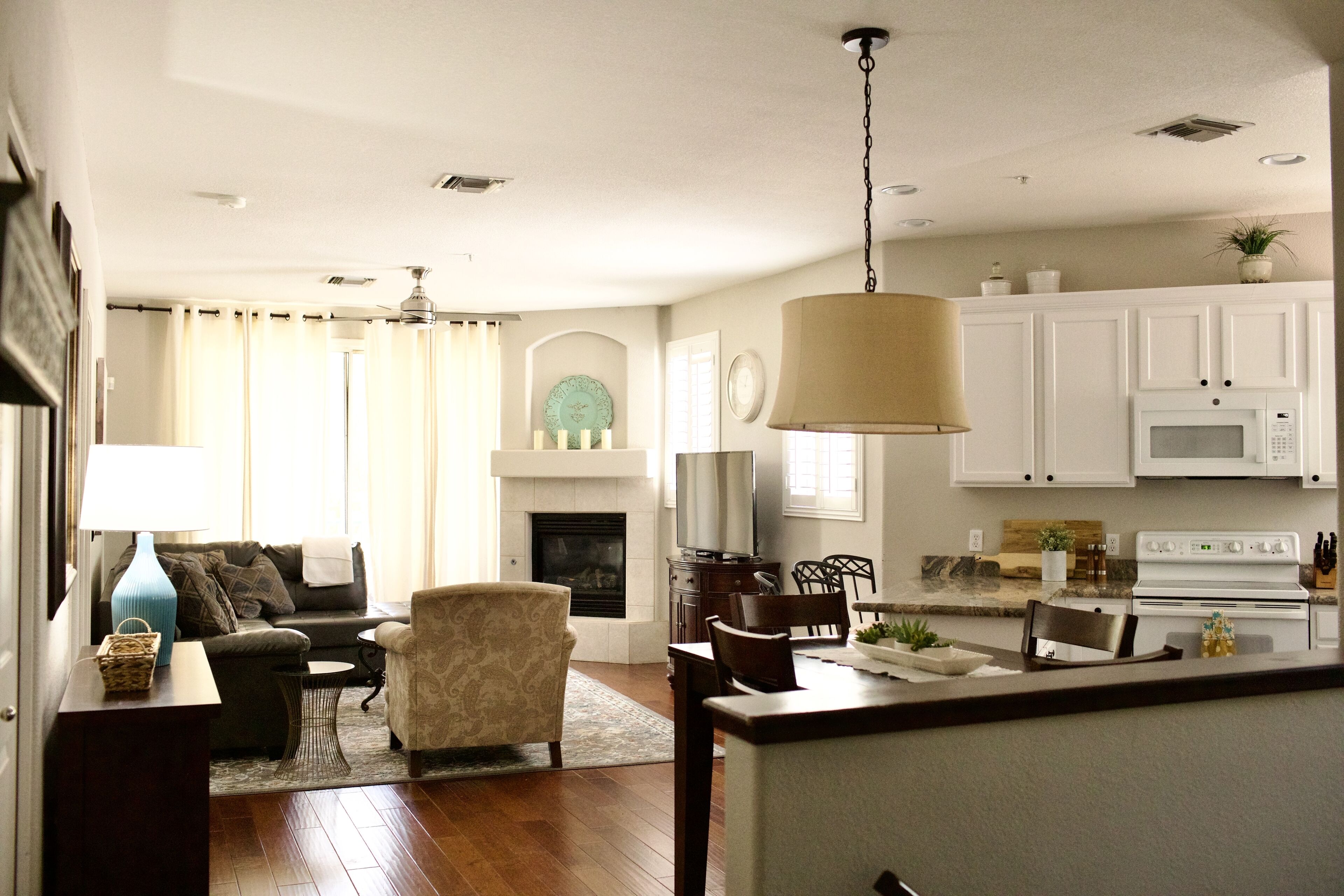 Stunning 10 out of 10 quiet gated golf condo for that home away from home