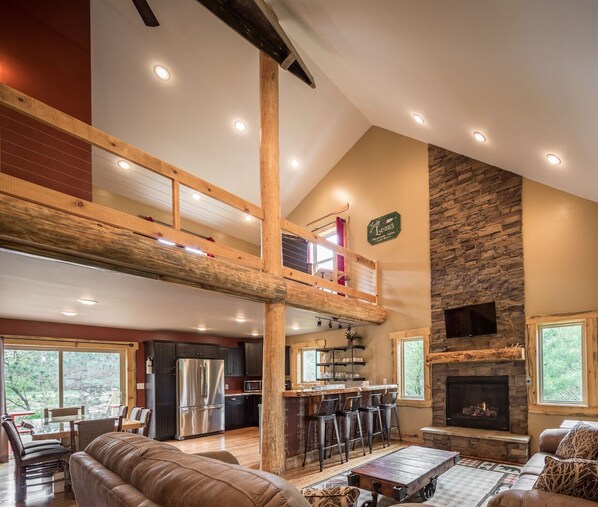 Smart TV, fireplace, DVD player, books