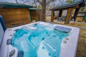 Bain à remous extérieur