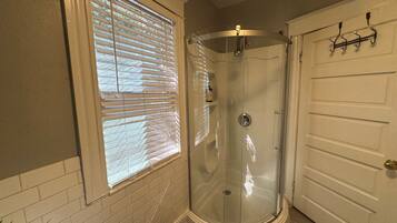 Doccia, asciugacapelli, asciugamani