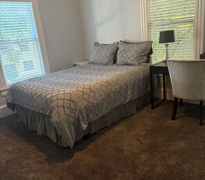 2 bedrooms, desk, iron/ironing board, WiFi