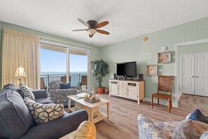 Smart TV, reproductor de DVD, videoteca y estéreo 