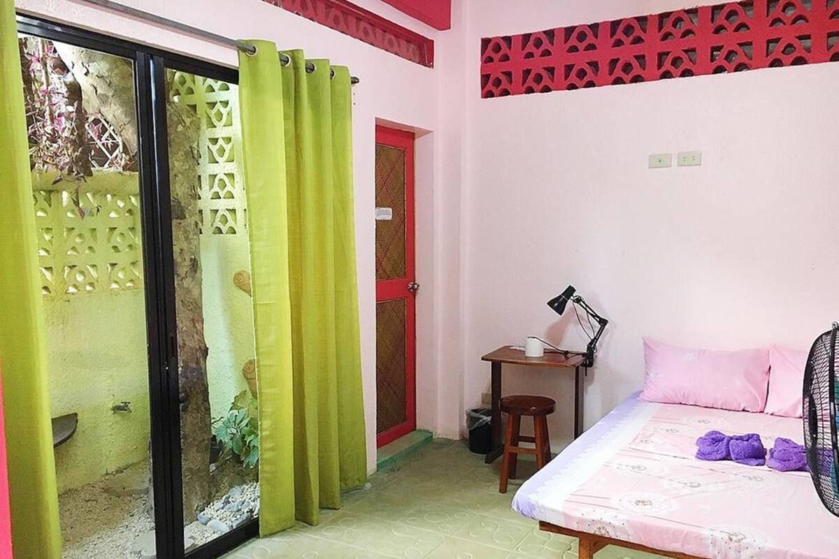 In-room safe, soundproofing, free WiFi