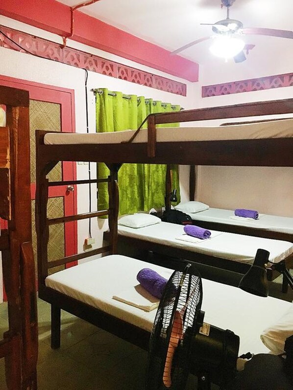 In-room safe, soundproofing, free WiFi