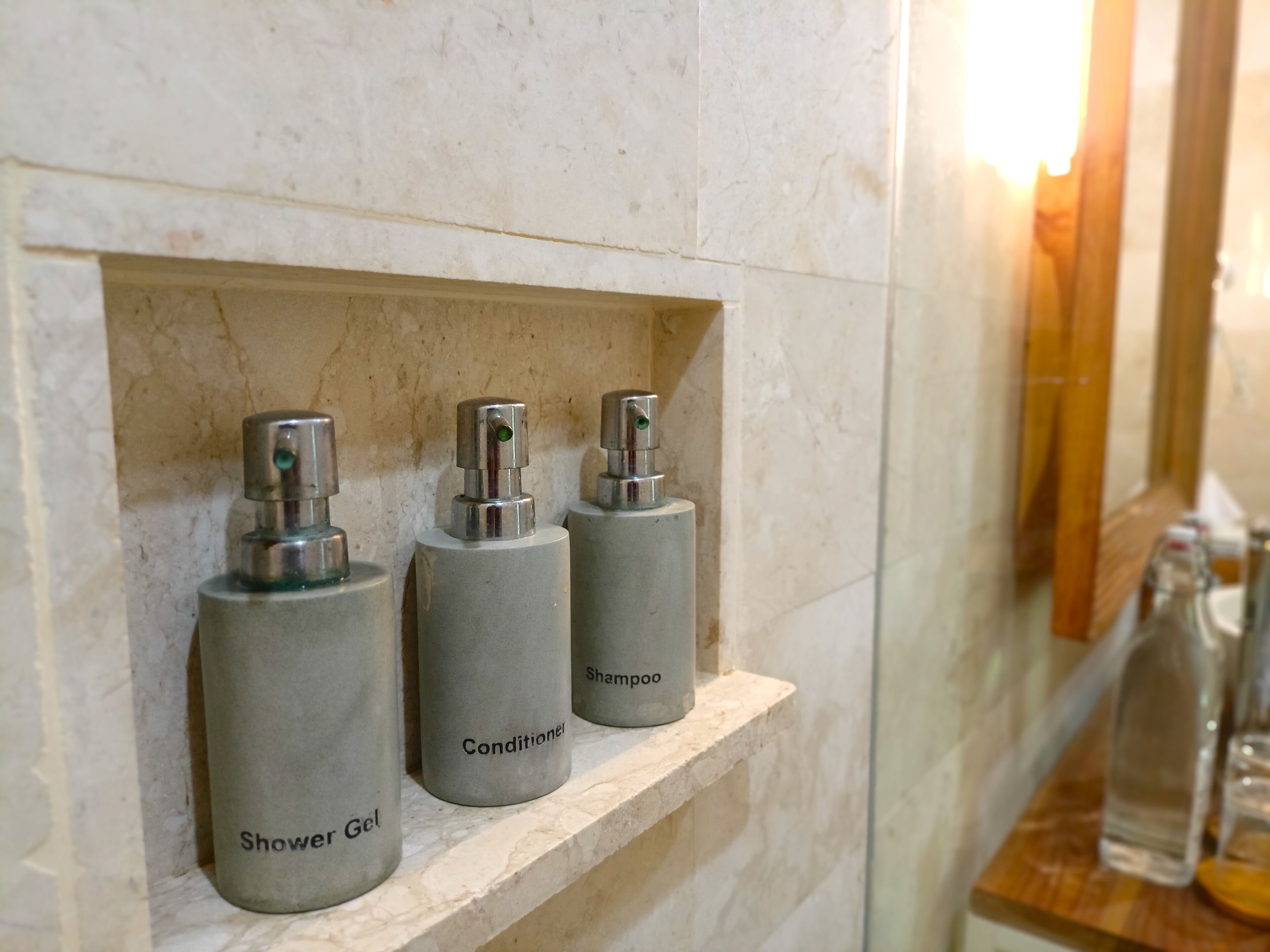 1 bedroom, egyptian cotton sheets, premium bedding, select comfort beds