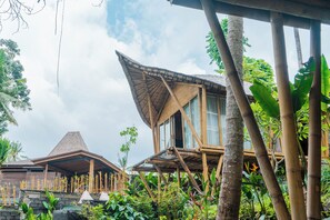 Garden view - Wadari Retreat Villa Ubud (Ubud)