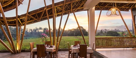 Se sirven desayunos, almuerzos y cenas