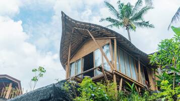 One Bedroom Bamboo Villa with Pool | Balcony