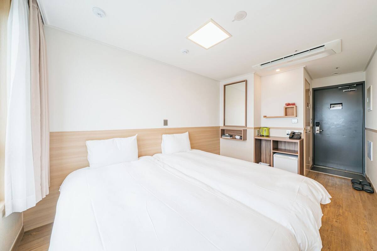 Luxe beddengoed, donsdekens, verduisterende gordijnen, gratis wifi