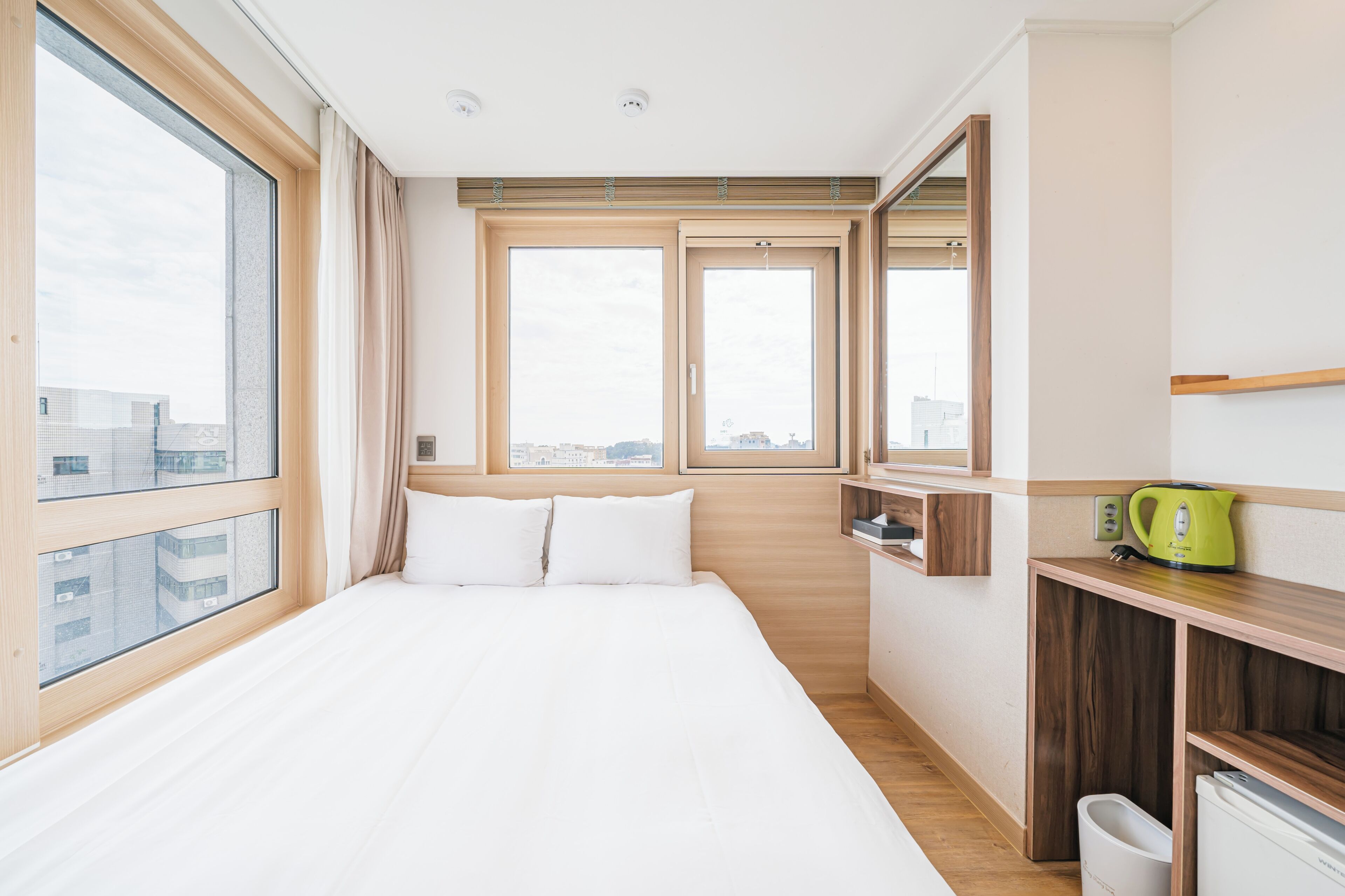 standard corner double panorama view | premium bedding, down duvets, blackout curtains, free wifi