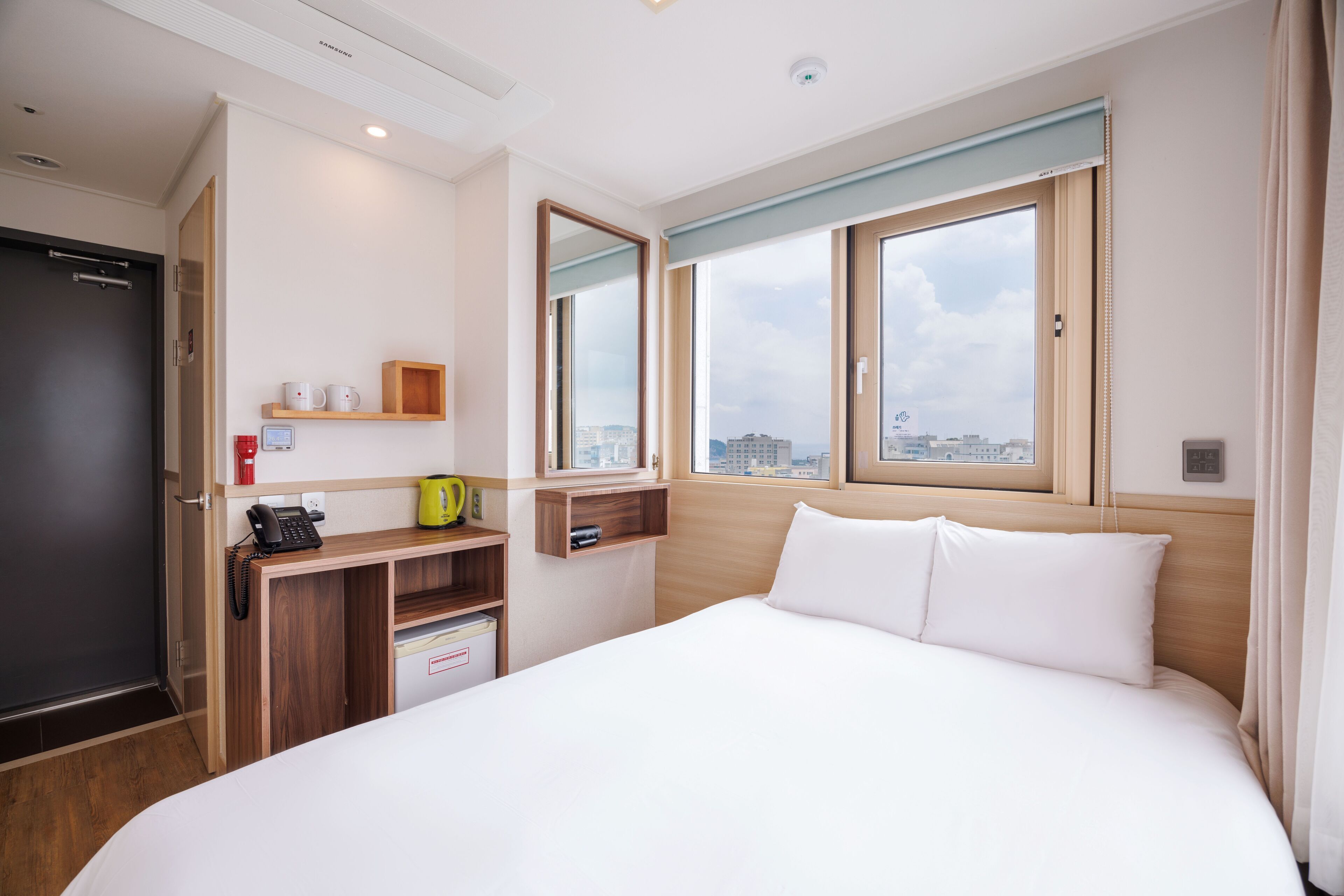 standard corner double panorama view | premium bedding, down duvets, blackout curtains, free wifi