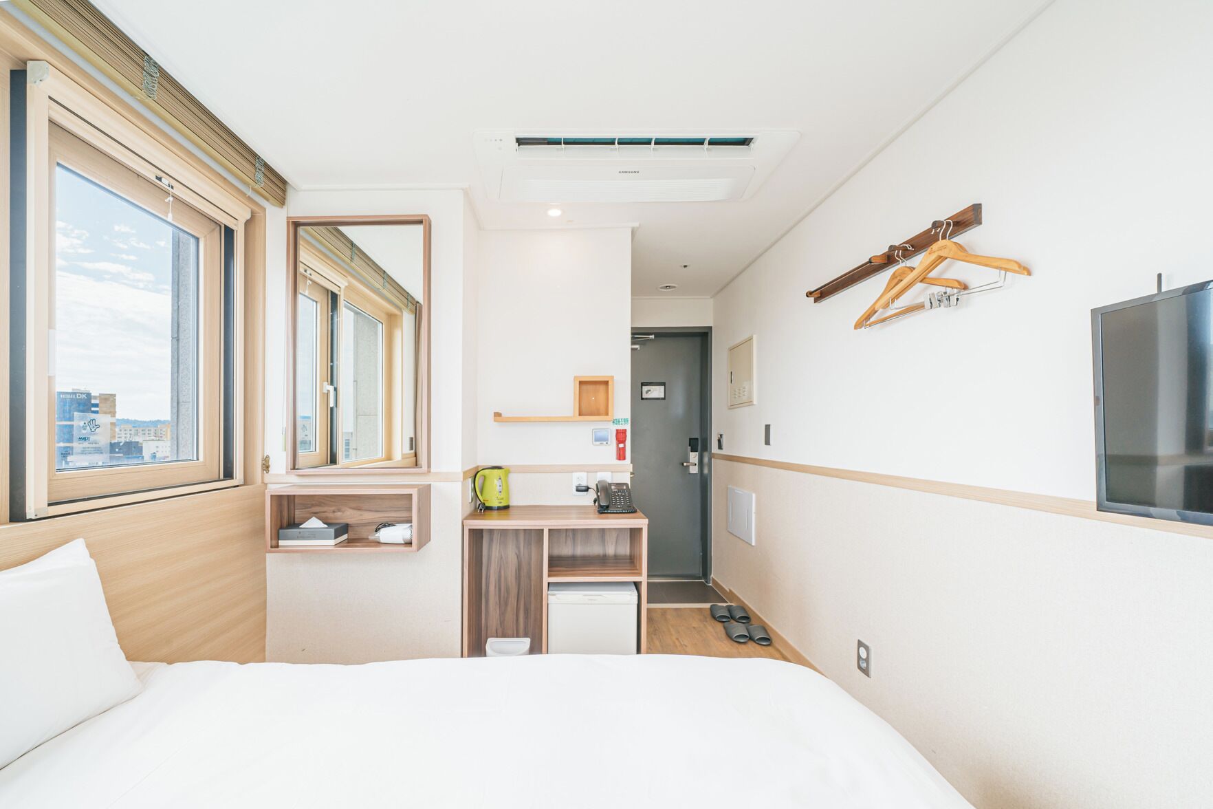 Ropa de cama de alta calidad, cubrecamas y cortinas blackout 