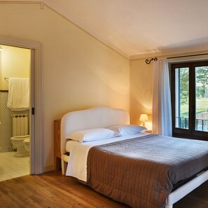 Habitació Deluxe, balcó, vistes al jardí | Minibar gratuït, caixa forta a l'habitació, escriptori i wifi gratuïta