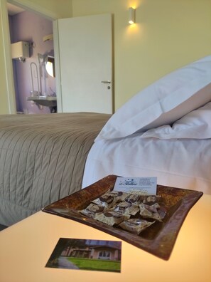 Free minibar, in-room safe, desk, free WiFi - Hotel Villaggio Le Stelline (Montefalco)