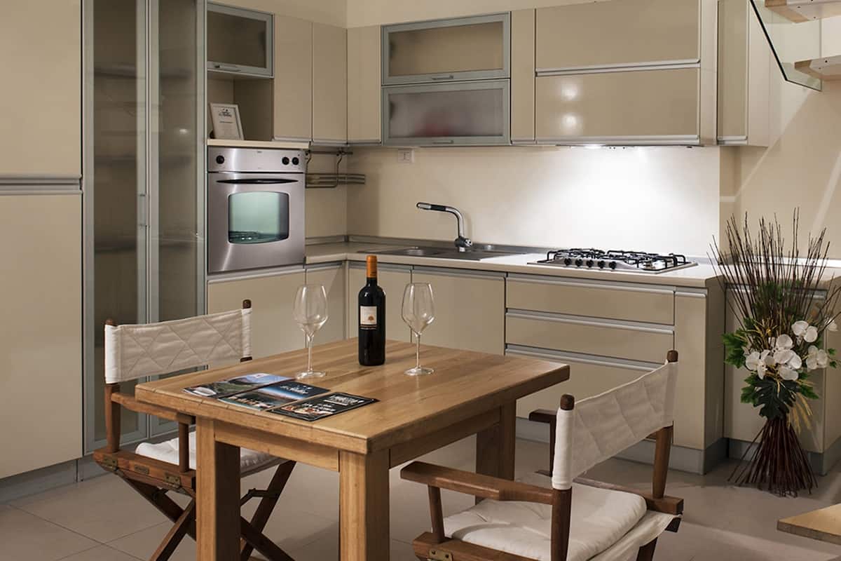 Apartemen Royal, pemandangan kebun | Dapur pribadi