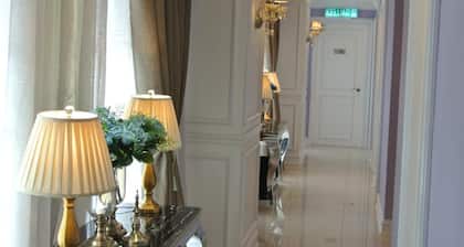 1 Day Car Hotel Station 18