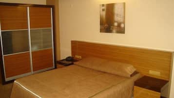 Classic Single Room | Minibar, in-room safe, desk, free WiFi