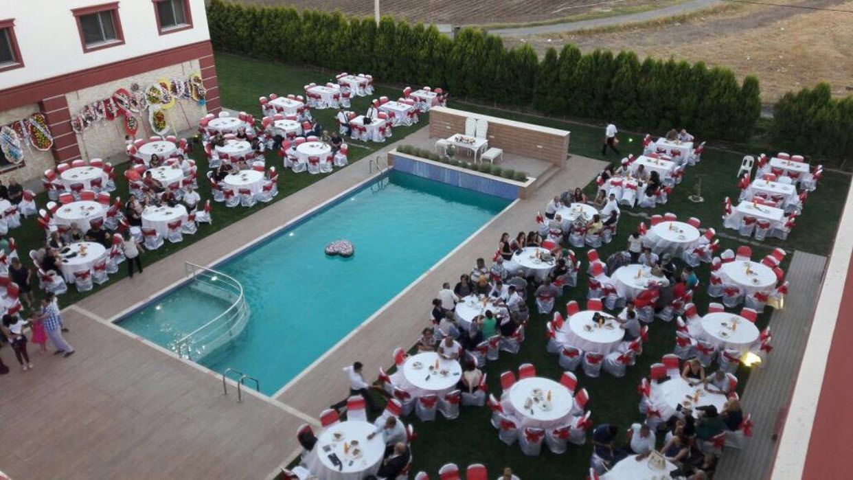 Outdoor pool, free pool cabanas, pool umbrellas