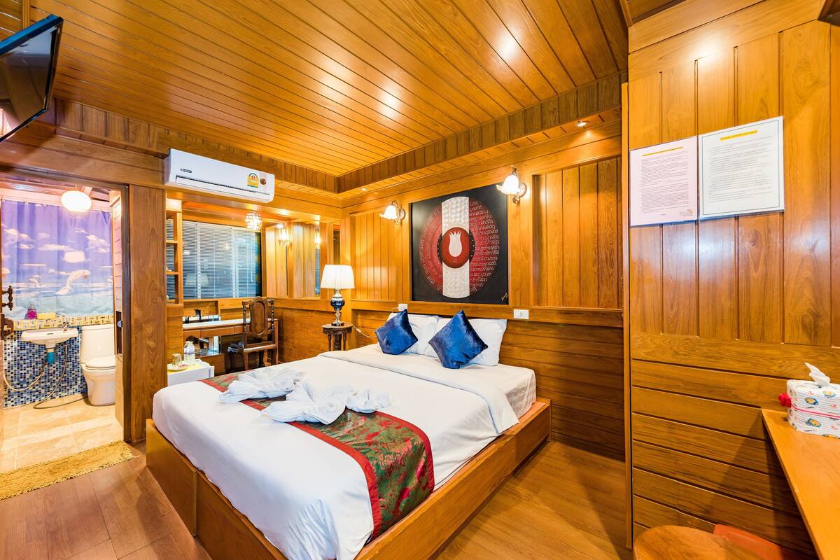 Minibar, blackout curtains, bed sheets