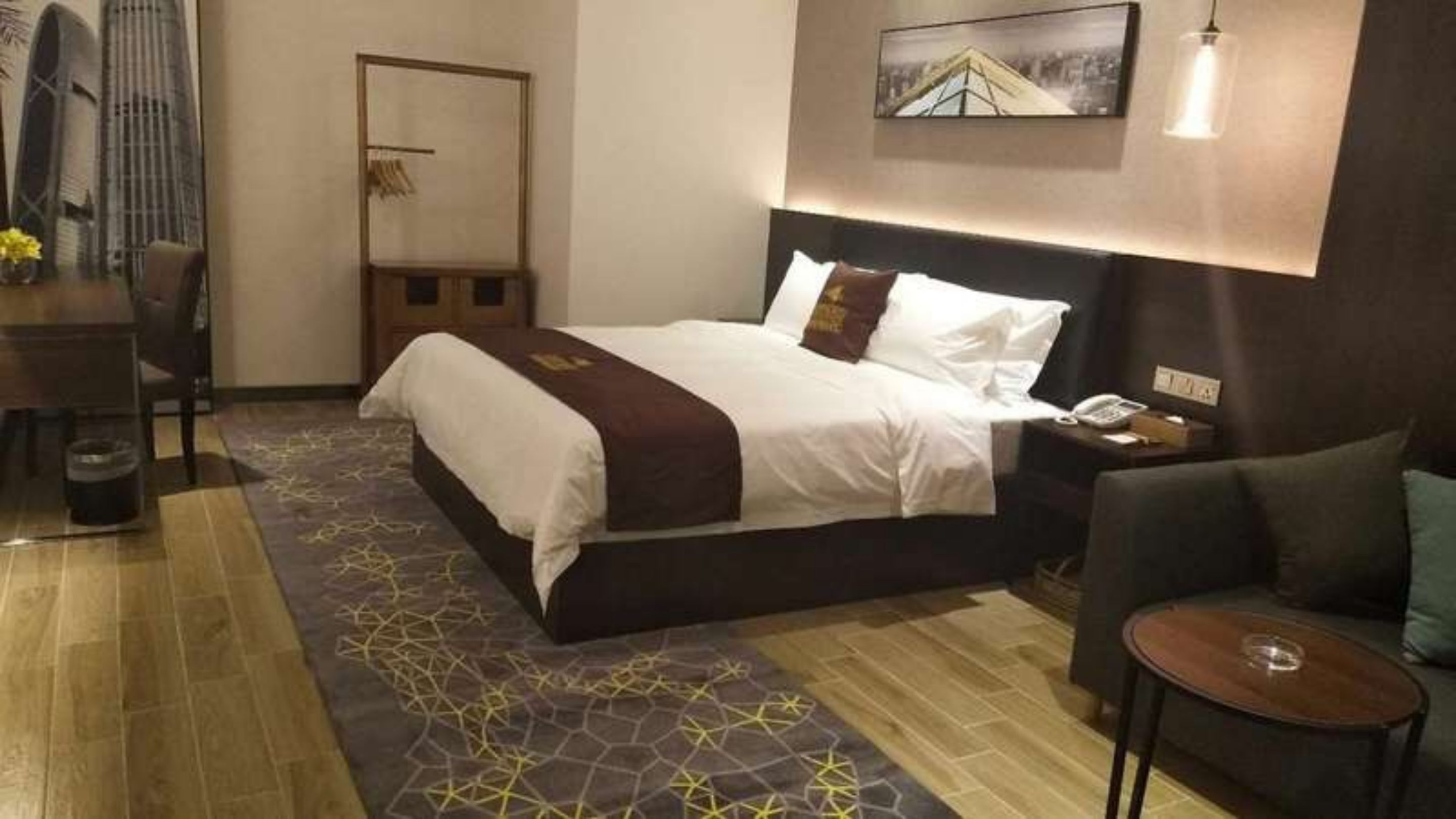 スーペリア ダブルルーム | デスク、遮光カーテン、WiFi (無料)