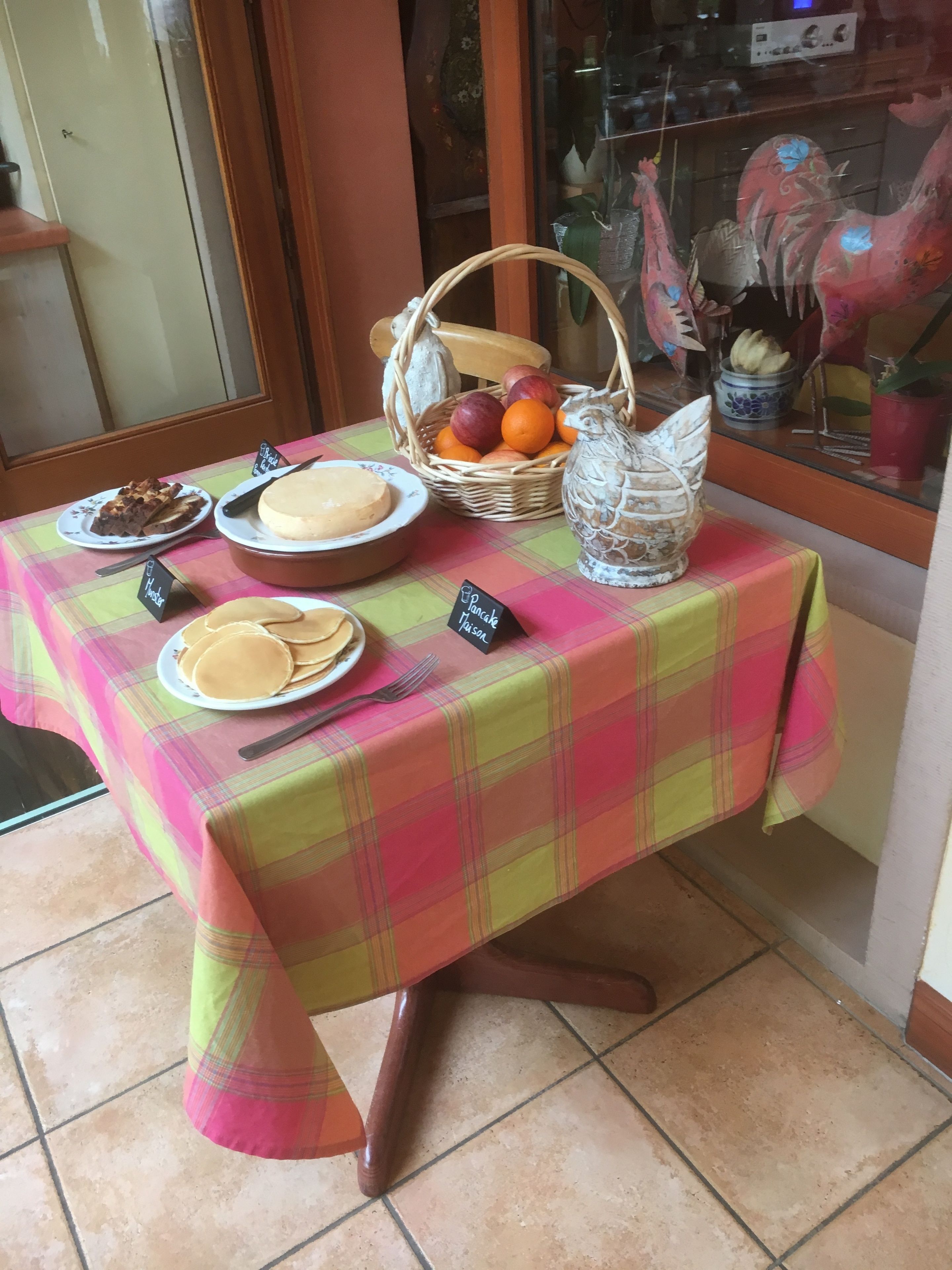 daily continental breakfast (eur 12 per person)