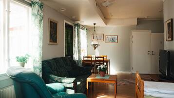 Basic-Vierbettzimmer, Gemeinschaftsbad | Bügeleisen/Bügelbrett, kostenlose Babybetten, kostenloses WLAN