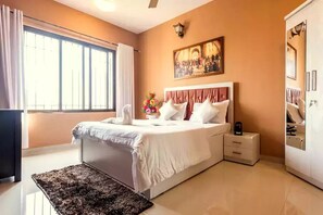 Executive Room, 1 Queen Bed, Smoking | Egyptian cotton sheets, premium bedding, memory-foam beds - Gagal Home-Airport Suite (Mumbai)