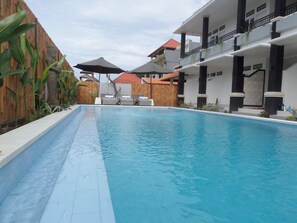Utomhuspool