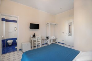 Deluxe Double Room, Balcony | Premium bedding, in-room safe, desk, laptop workspace - The Reef Sorrento (Sorrento)