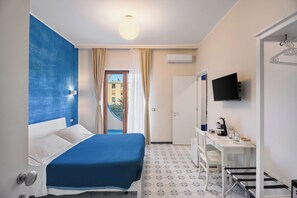 Deluxe Double Room, Balcony | Premium bedding, in-room safe, desk, laptop workspace - The Reef Sorrento (Sorrento)
