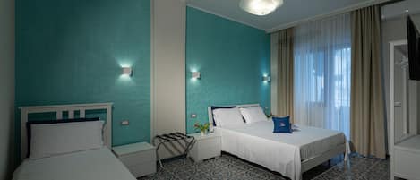 Literie de qualité supérieure, coffres-forts dans les chambres, bureau