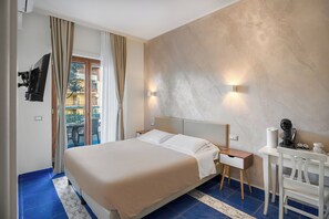 豪華雙人房, 露台 | 高級寢具、房內夾萬、書桌、手提電腦工作空間