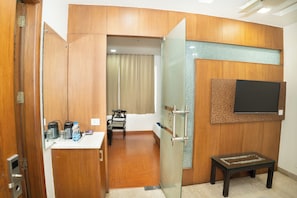 Suite familiar | Minibar, escritorio, cortinas blackout y insonorización