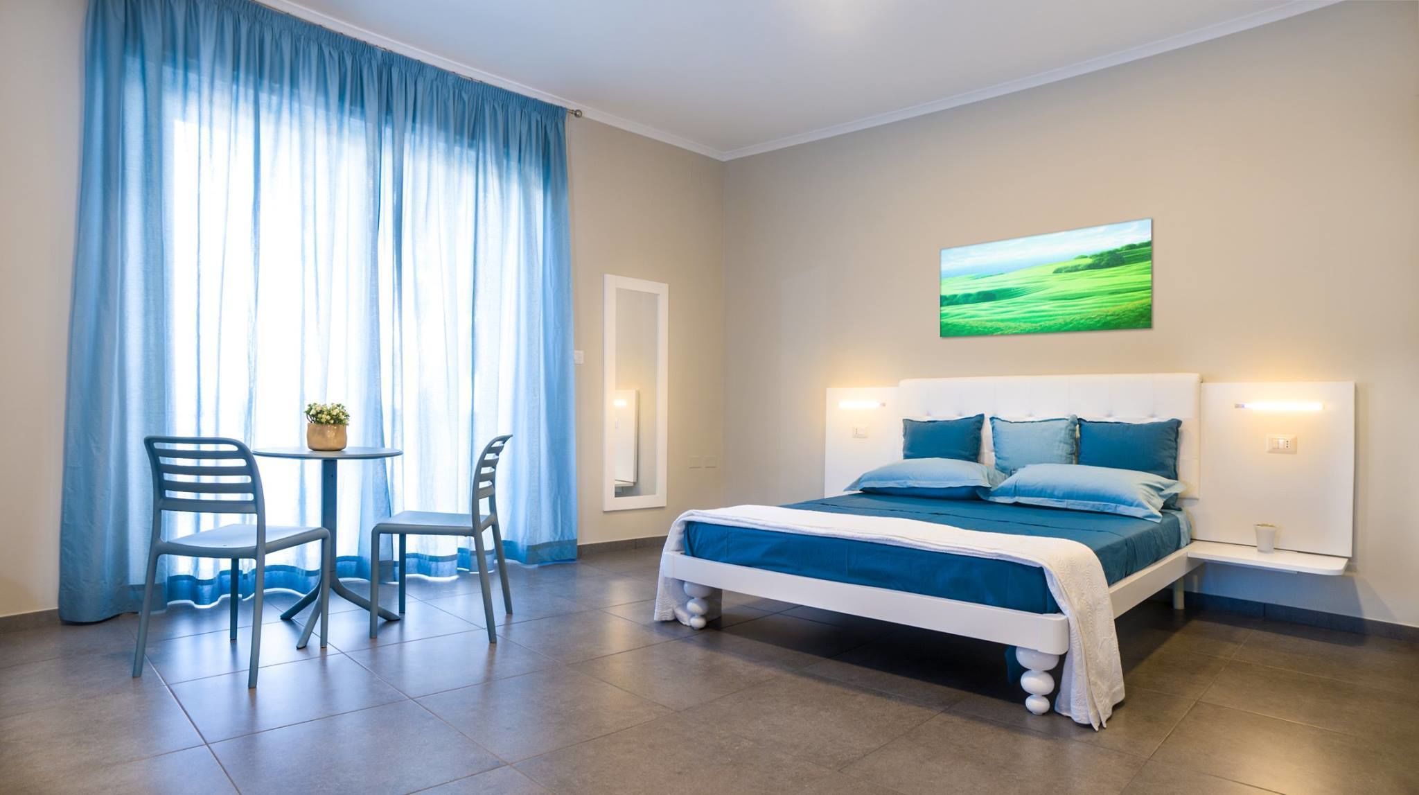Camera con letto matrimoniale o 2 letti singoli, vista mare | Biancheria da letto di alta qualità, con arredamento individuale