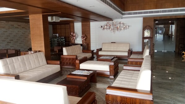 Lobby - Hotel Karthika Park (Thiruvananthapuram)